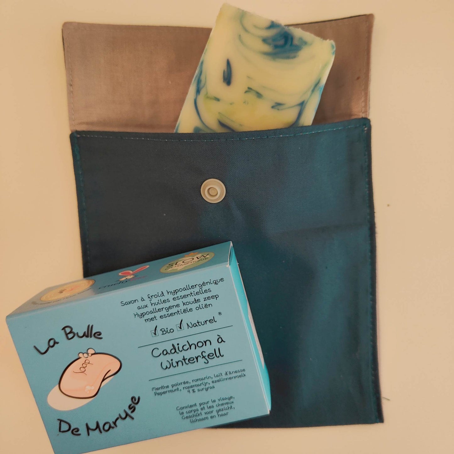 pochette magique indigo et savon cadichon à Winterfell