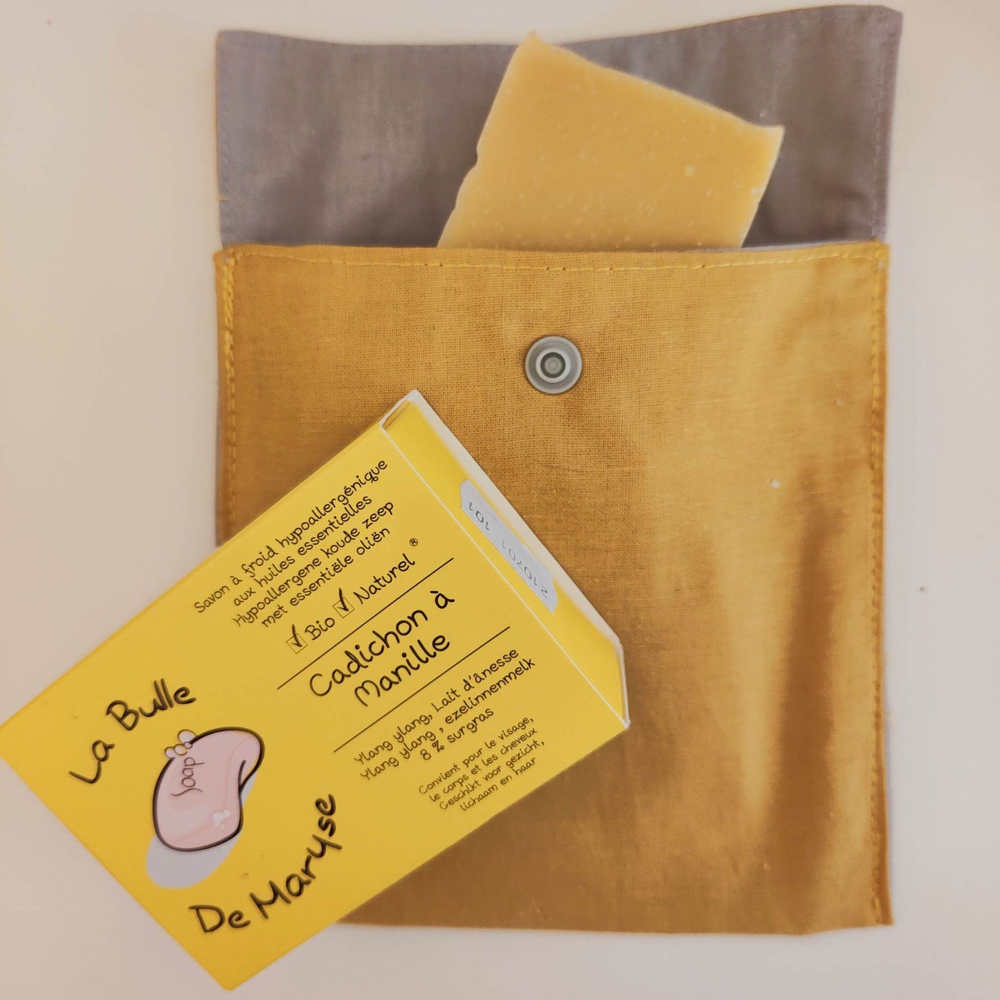 pochette magique moutarde et savon cadichon à Manille